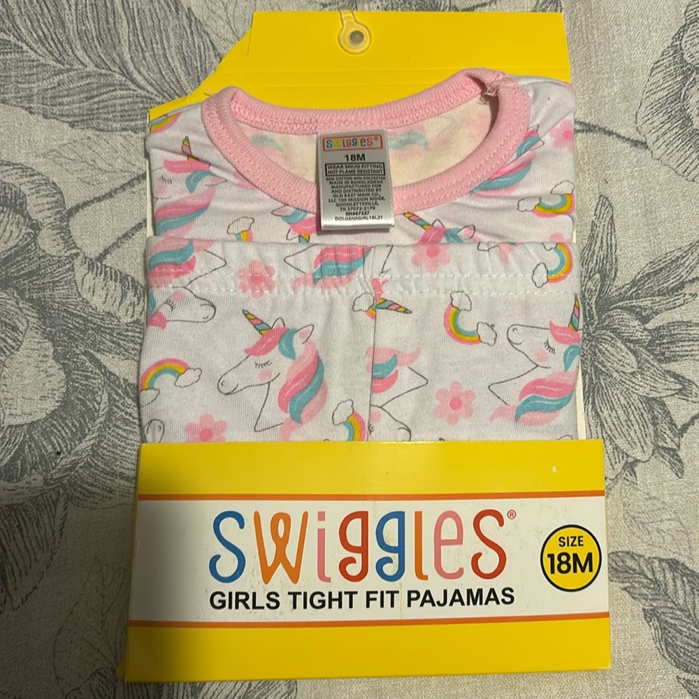 NWT Girls unicorn pajamas 18 months